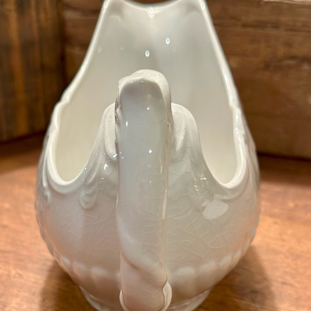 Valley Forge Vintage Creamy Ironstone Gravy Boat and Saucer - Picture 5 of 15